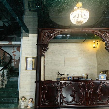 Hotel Wine Palace Tbilisi Buitenkant foto